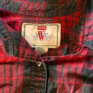 Women’s Levi Flannel